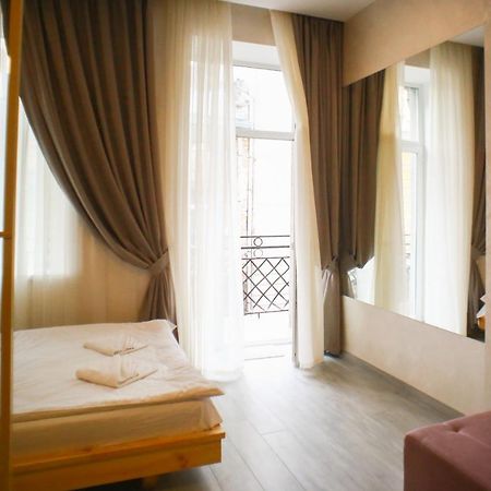 Leogrand Apartment On Drohobycha 4 리비프 외부 사진