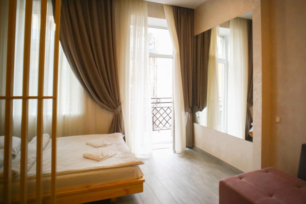 Leogrand Apartment On Drohobycha 4 리비프 외부 사진