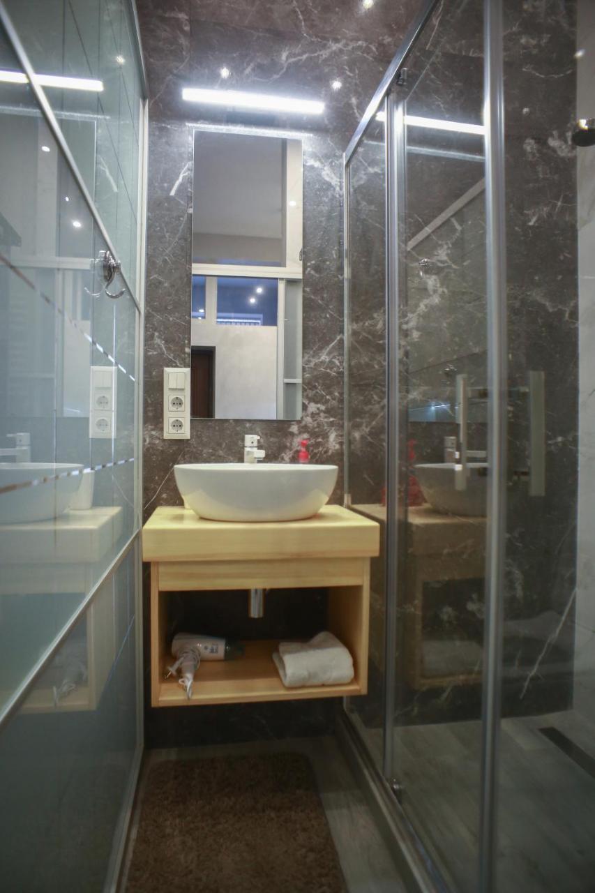Leogrand Apartment On Drohobycha 4 리비프 외부 사진