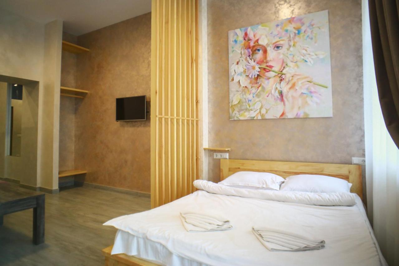 Leogrand Apartment On Drohobycha 4 리비프 외부 사진